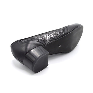 Heeled Wider Fit Court Shoe for Swollen Feet