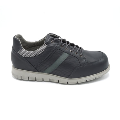 DB Caspian Extra Wide Fit Laced Trainer