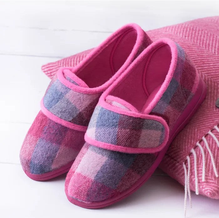 Womens Pink Extra Wide Velcro Slippers For Swollon Feet