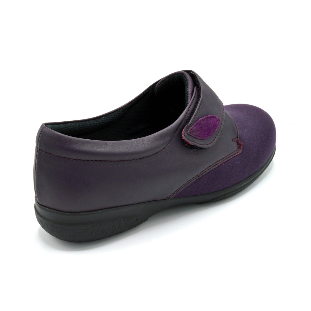 Ladies Wide Fit Velcro Close Shoe For Swollen Feet