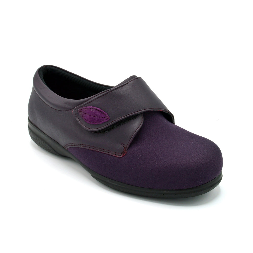 Ladies Wide Fit Velcro Close Shoe For Swollen Feet