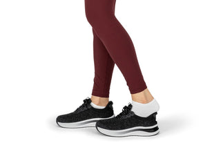 Orthofeet Nira Hands-Free Ladies Stretch Trainer - 4E Fitting - Black