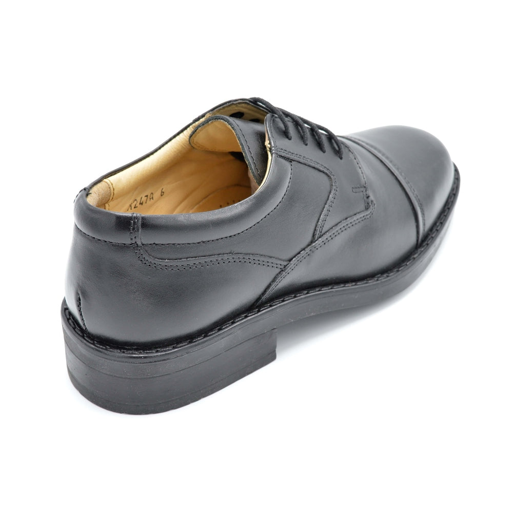 Smart Wide Fitting Work Shoe